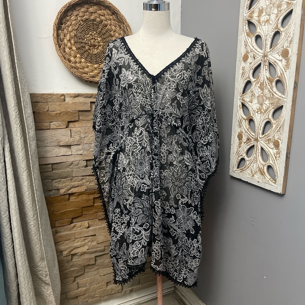Merona Black and White Floral sheer cover-up size L